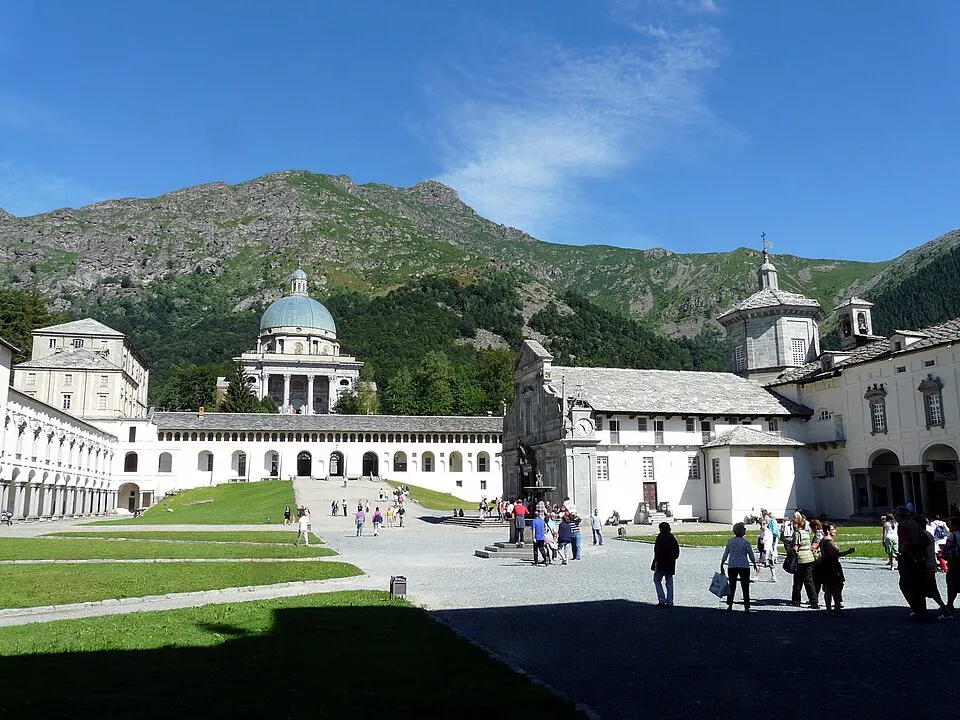 I boschi della Serra Morenica, lungo la tappa da Roppolo a Sala Biellese