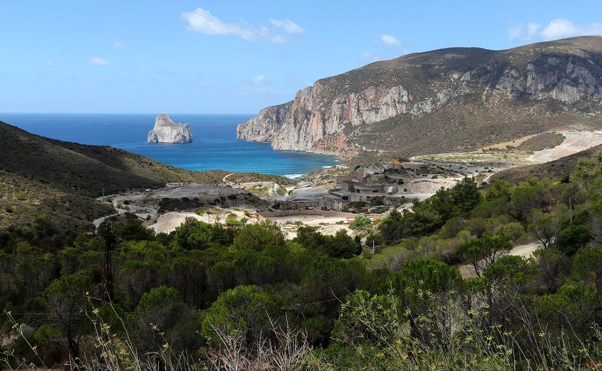 La costa di Buggerru, lungo la tappa da Buggerru a Portixeddu